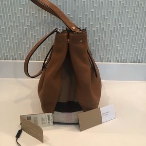 💯Authentic Excellent condition Burberry tote bag